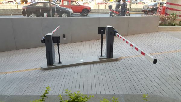 control vehicular en Lima con lector UHF para acceso automático de vehículos