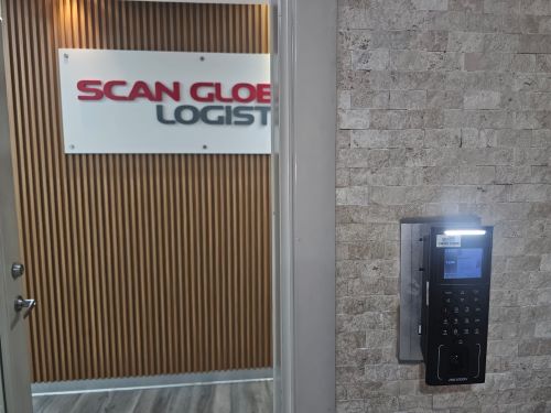 Cloud Securitec especialistas en control de acceso biométrico en Lima En Cloud Securitec somos especialistas en la implementación de control de acceso biométrico en Lima, ofreciendo soluciones completas para empresas que buscan mejorar su seguridad. Nuestros servicios incluyen: Venta de equipos biométricos Instalación profesional Configuración del sistema Integración con otros sistemas de seguridad Soporte técnico especializado Nuestro objetivo es ayudar a las empresas a modernizar su seguridad mediante tecnología biométrica confiable y eficiente.